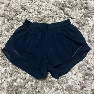 Lululemon Hotty Hot Shorts in 2.5”